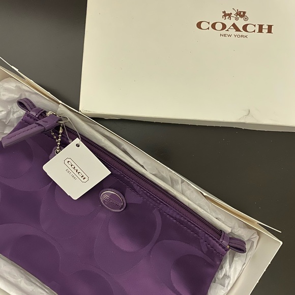 Coach wristlet (colour: amethyst)